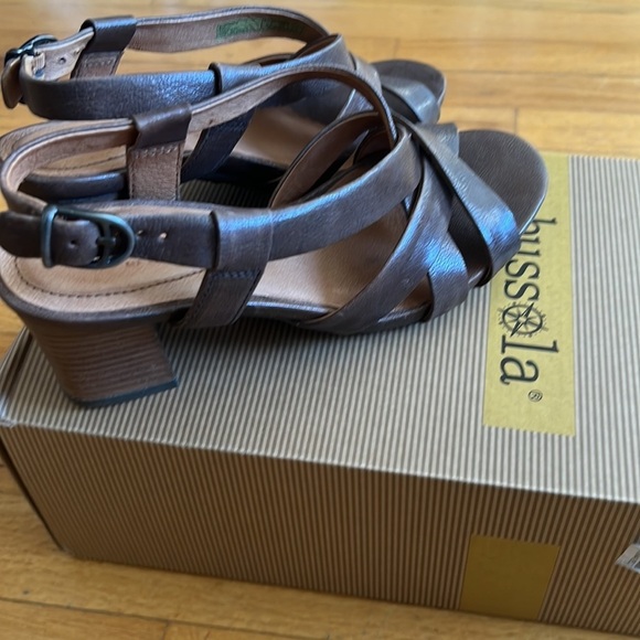 Bussola NWOT Women 3” Heel Brown Open Tow Sandals - Size 38 - Picture 4 of 15
